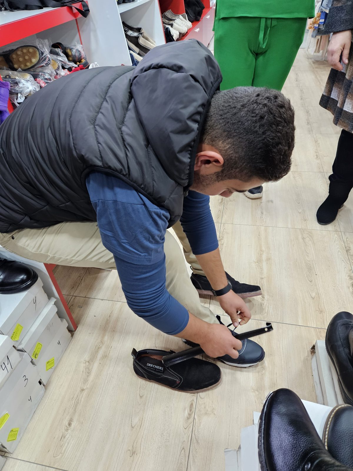 Clothing & Household: field photo 2