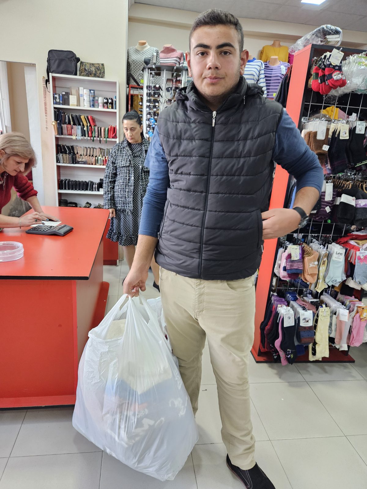Clothing & Household: field photo 3