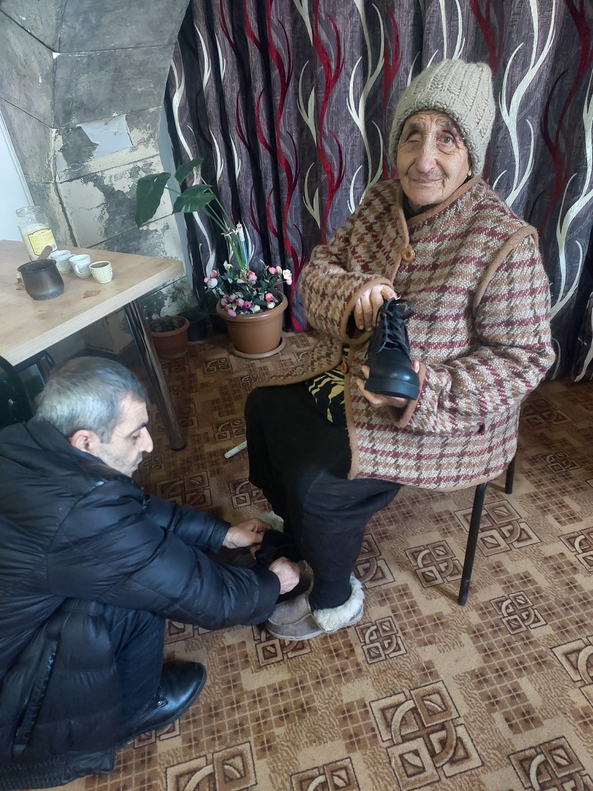 Clothing & Household: field photo 11