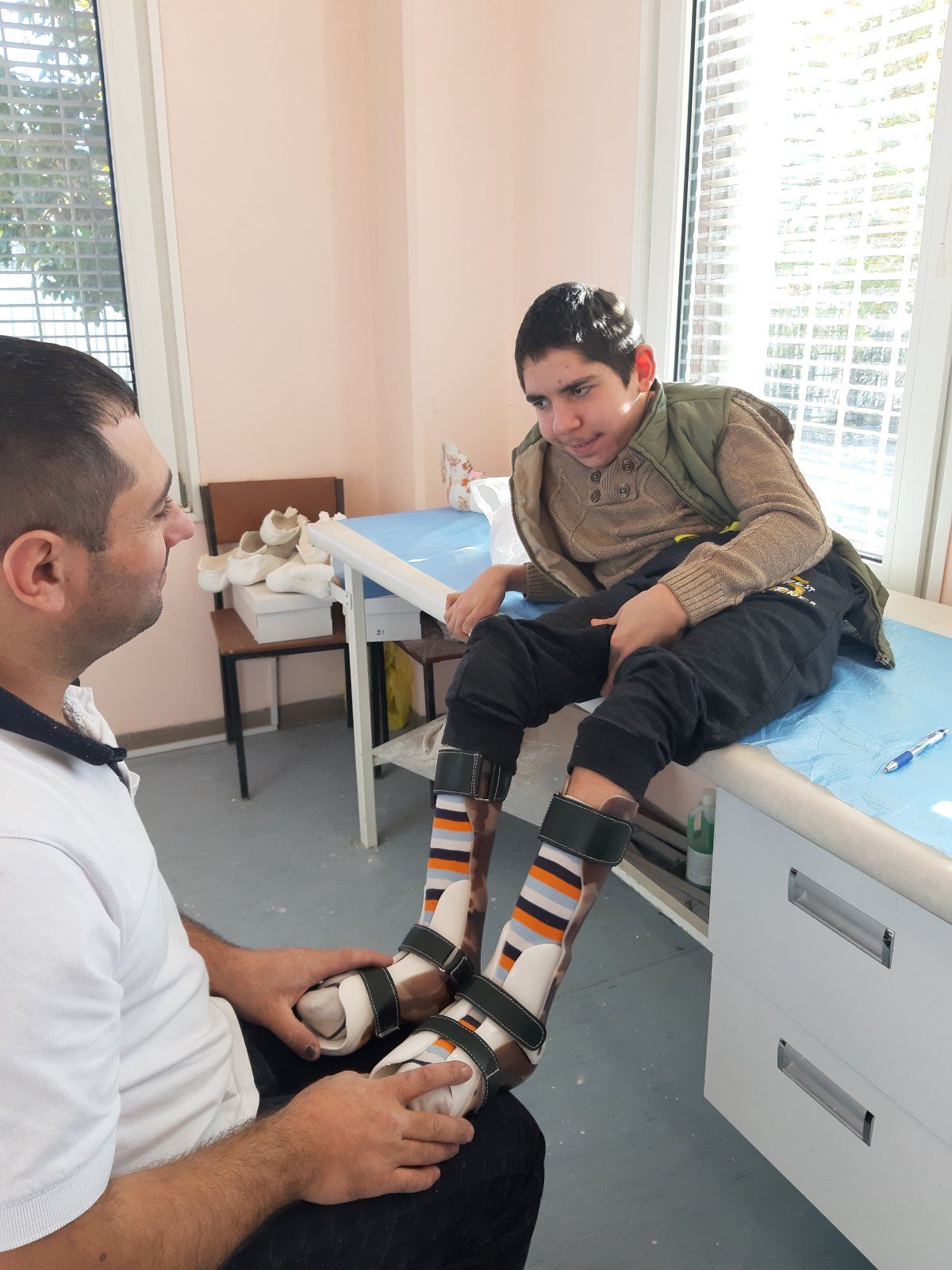 Medical Aid: field photo 6