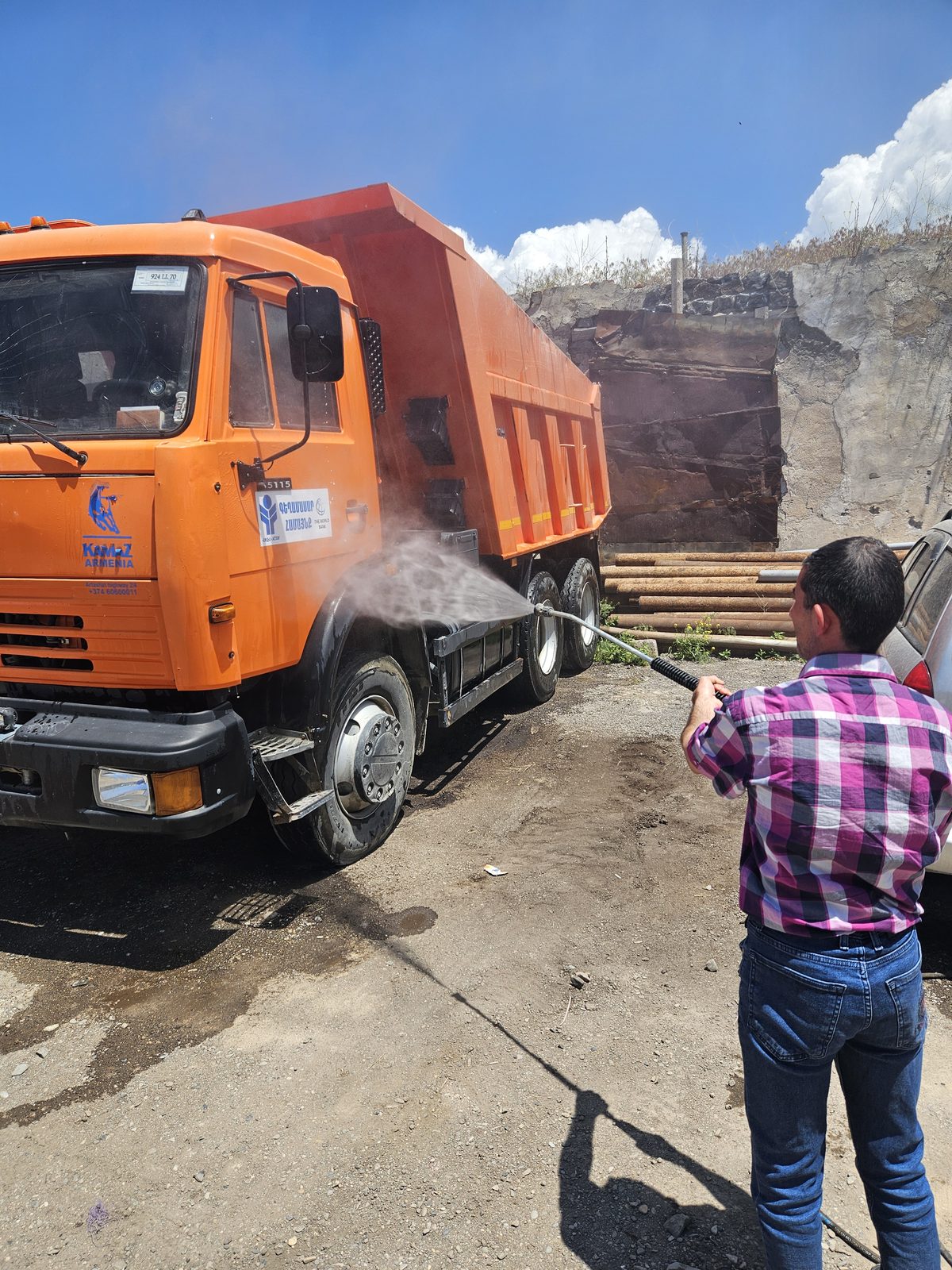 Micro-Enterprise & Income Generation Aid: field photo 13